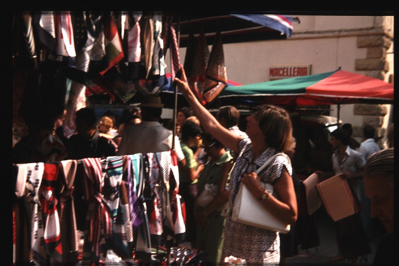 09.Cecine jul 1977 Mama.JPG